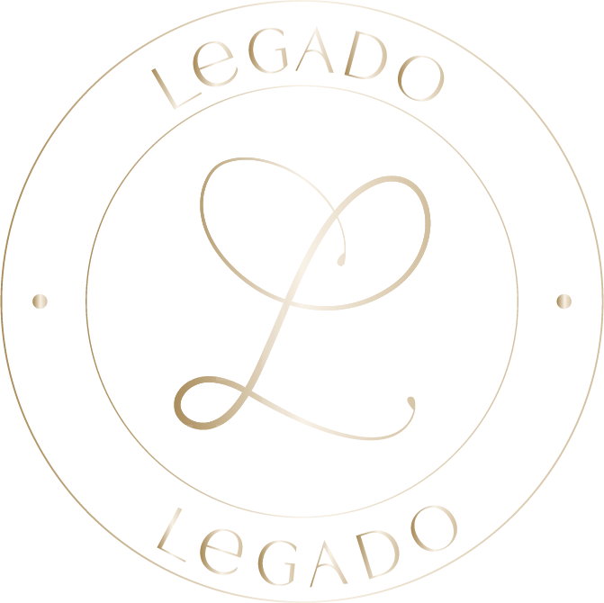 Selo dourado sobre bordô